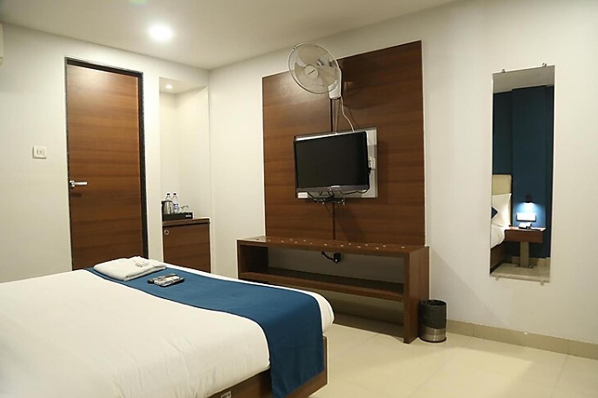 Hotel Concord Galaxy Мумбаї Екстер'єр фото