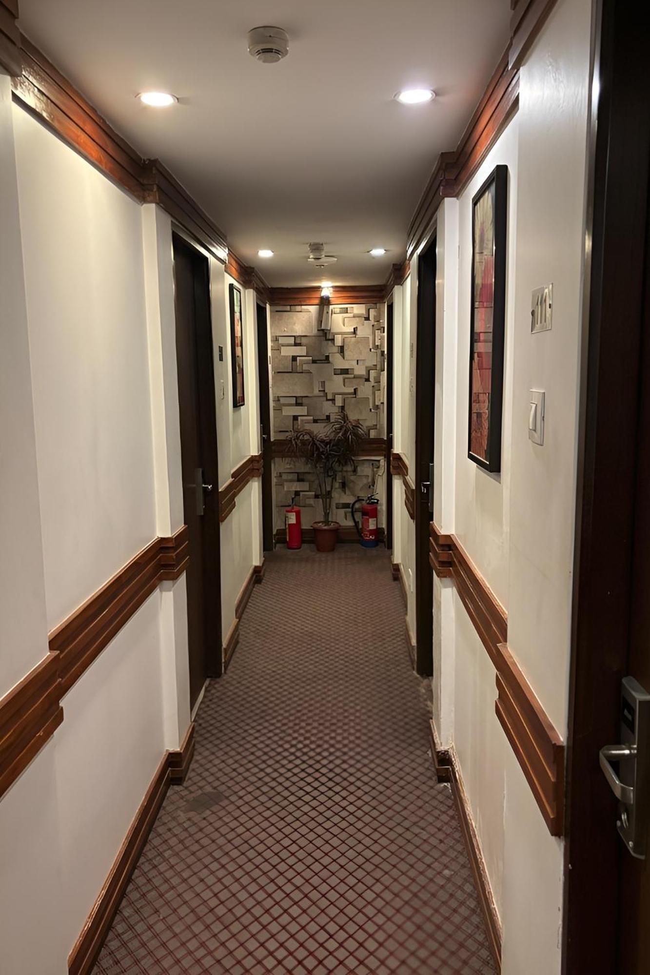 Hotel Concord Galaxy Мумбаї Екстер'єр фото