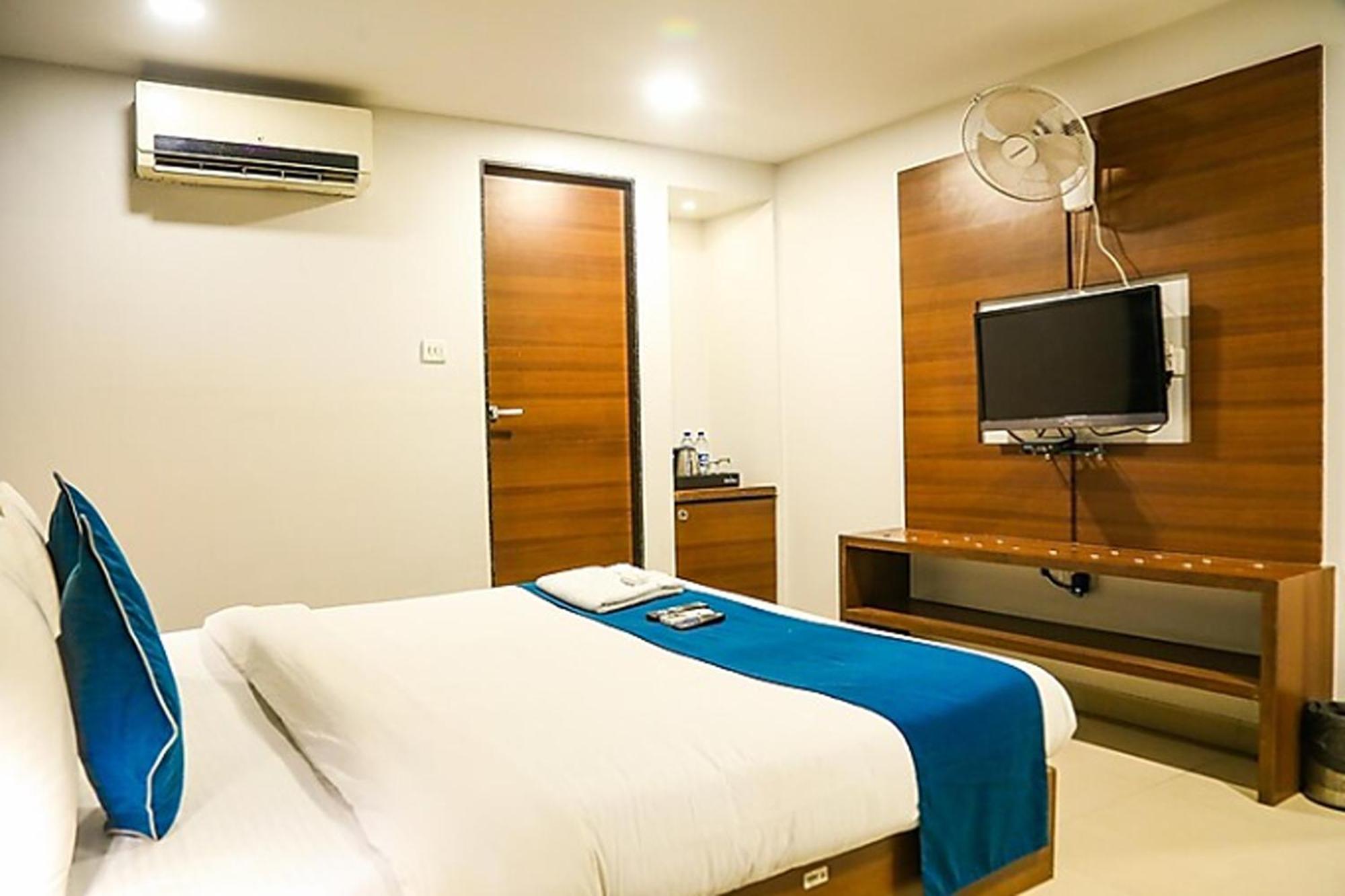 Hotel Concord Galaxy Мумбаї Екстер'єр фото